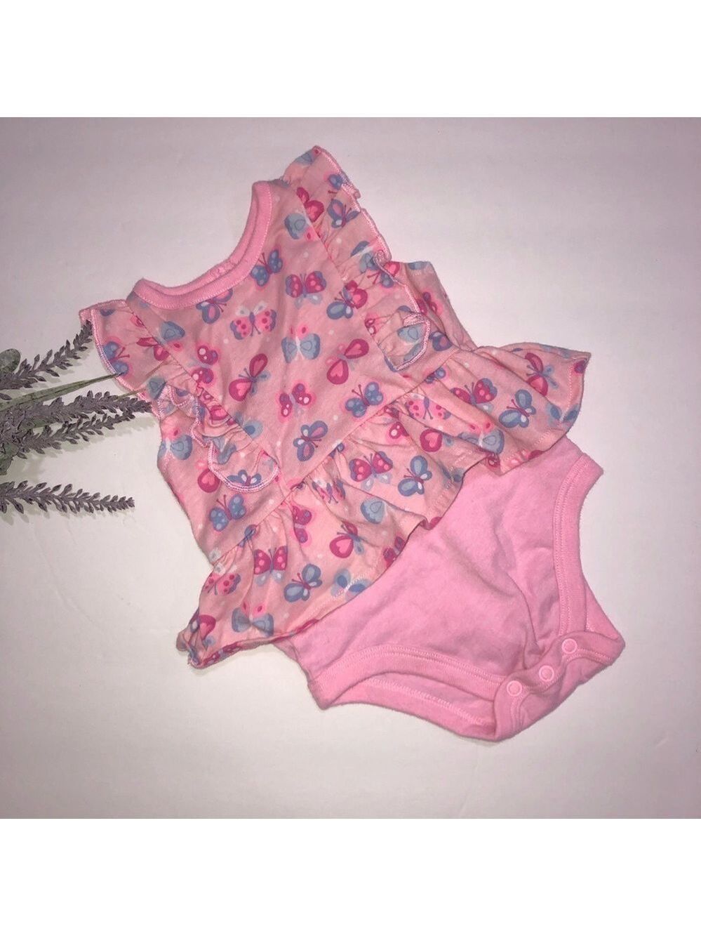 𝅺5 for $10 Garanimals bodysuit Size 6-9 months